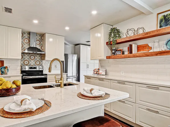 6911 QUAIL LK, San Antonio, TX 78244