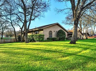 1800 Jamaica Ln, Sherman, TX 75092