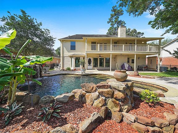 5th image of 18210 Walden Forest Dr