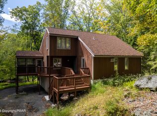 6492 Decker Rd, Bushkill, PA 18324