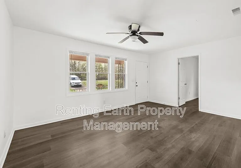 2129 13th St N — Photo 12