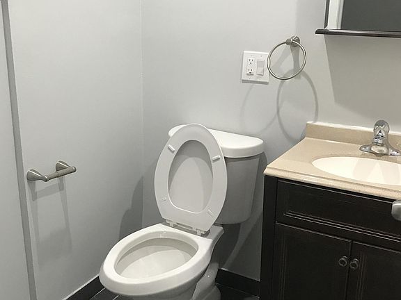 3rd image of 3631 W Dickens Ave #0