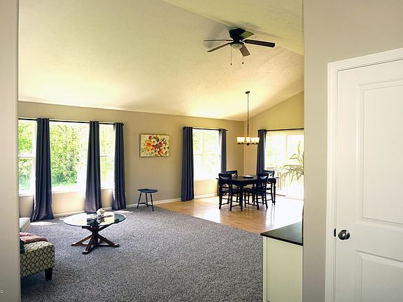 5th image of 4701 Hemlock Ct