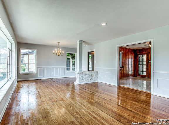 3rd image of 1007 Vanderbilt St