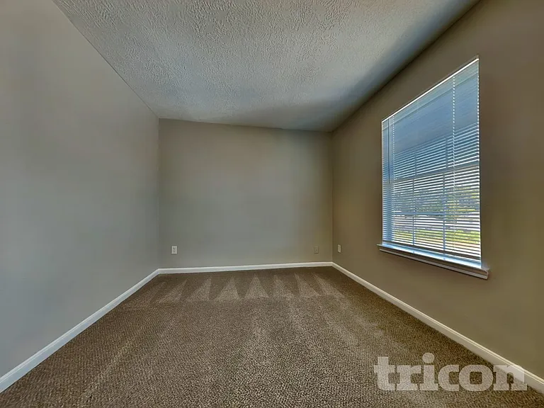 5473 N Buffalo Cir — Photo 11