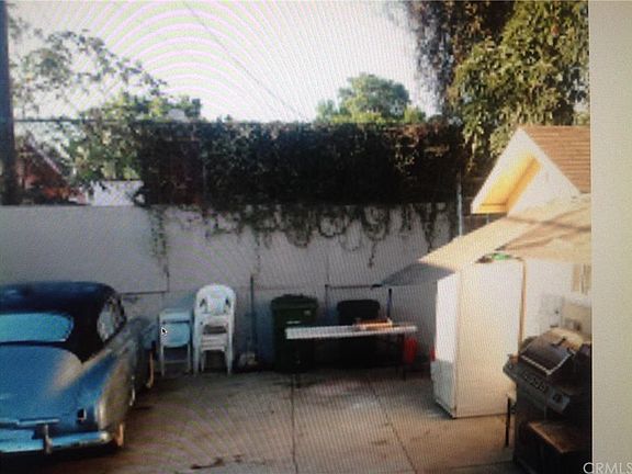 3rd image of 1422 W 65th Pl