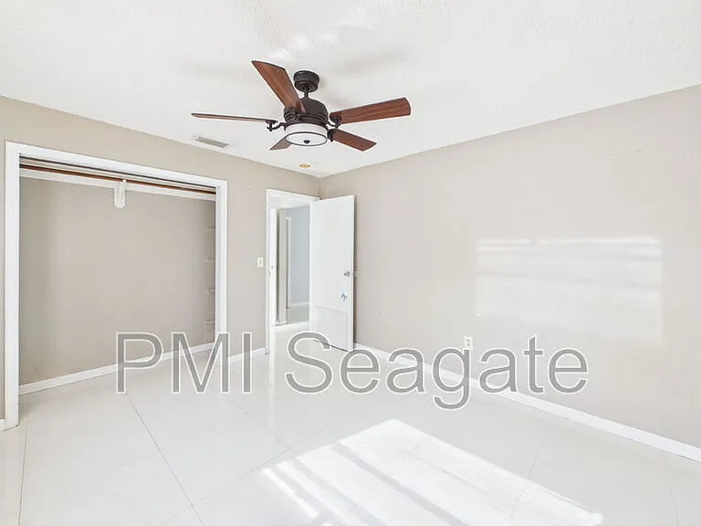 7620 NW 21st St — Photo 13
