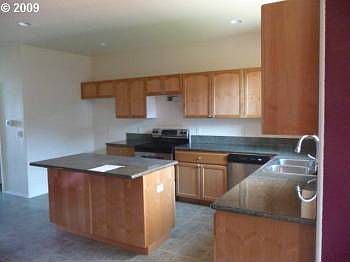 5th image of 5939 NE 49th St