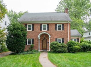 22 Cumberland Rd, West Hartford, CT 06119