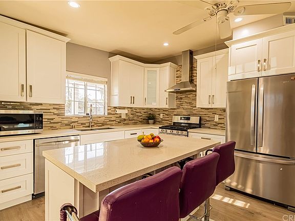 3rd image of 22031 Leadwell St