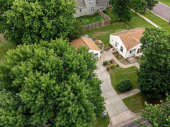 2nd image of 808 2nd St