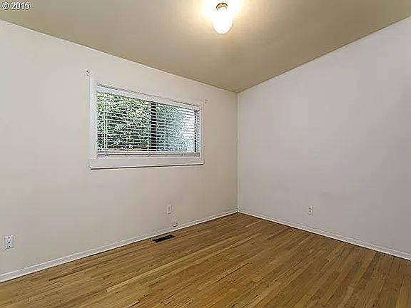 2nd image of 8058 SE Hawthorne Blvd