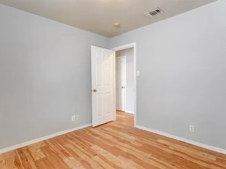 609 Race St #A — Photo 7