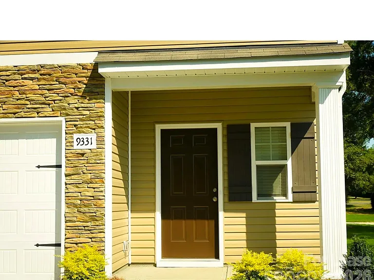9331 Arbor Creek Dr — Photo 2