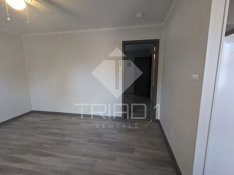 804 Meadow Ridge Ct — Photo 8