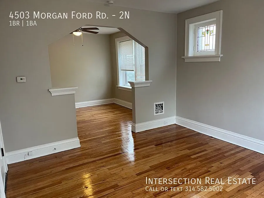 Beautifully Renovated 2nd Floor Bevo Apartment w/ Great Hardwood Floors! — Photo 4