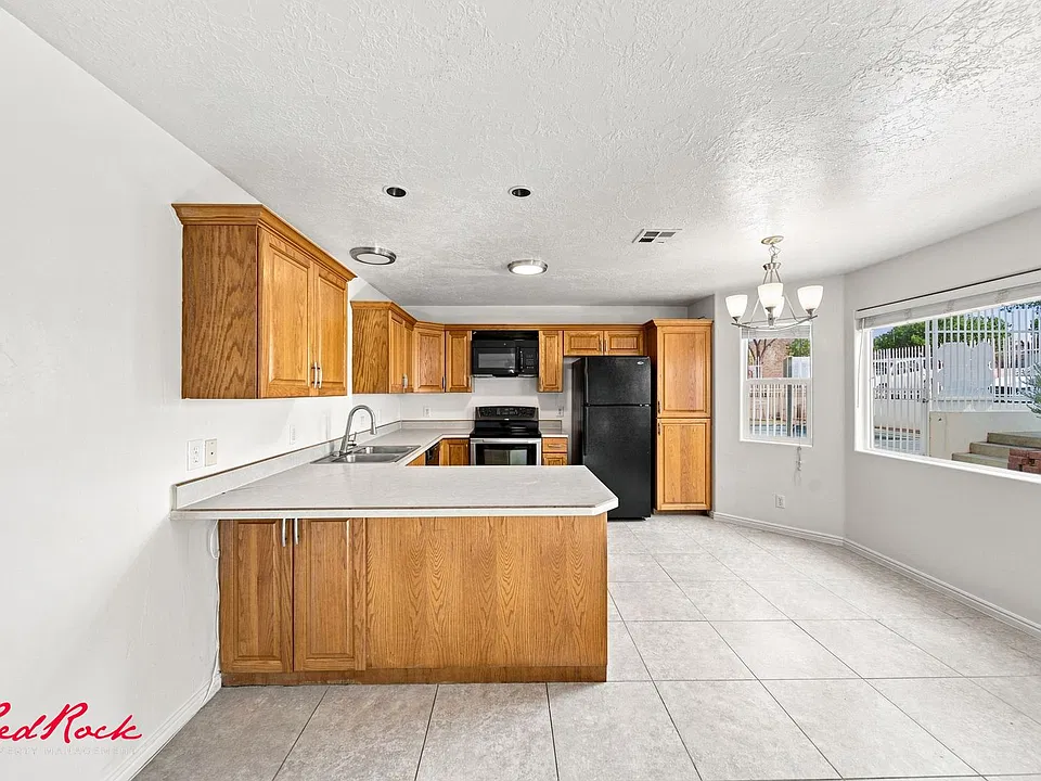 1301 W Indian Hills Dr #6