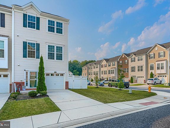 3rd image of 542 Calvert Way