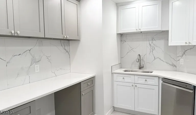 76 Jamestown Rd — Photo 2