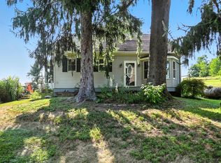 8693 Grove Church Rd, Gambier, OH 43022