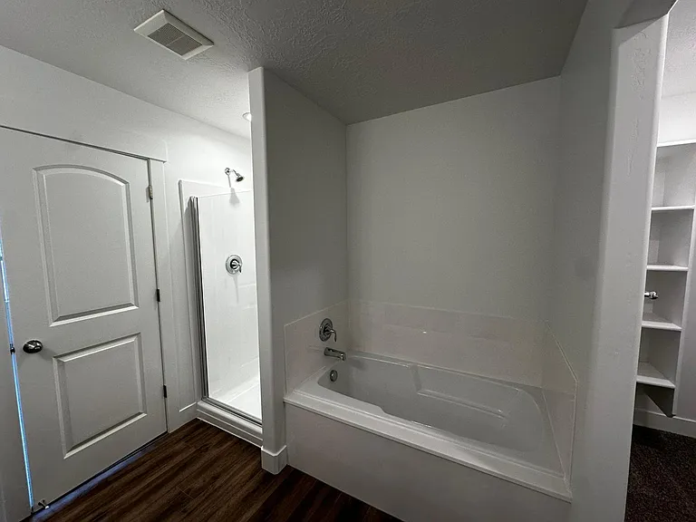 932 N Olson Dr — Photo 16