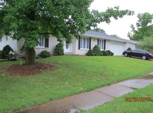 2815 Birch Tree Dr, Saint Charles, MO 63301