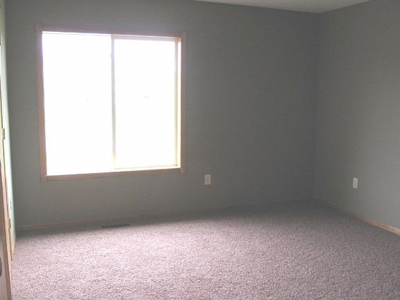 5th image of 204 Blackhawk Dr