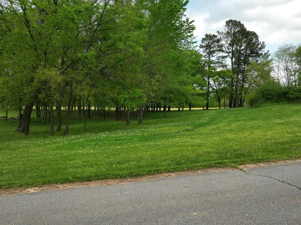 1308 Roberson Dr, Murray, KY 42071