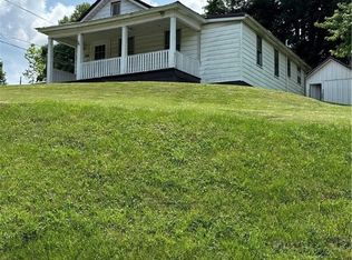 104 E Main St, Hopedale, OH 43976