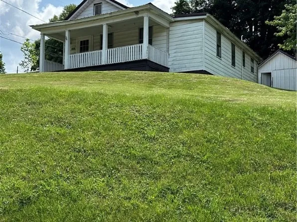 104 E Main St, Hopedale, OH 43976