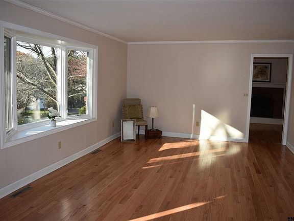 3rd image of 1 Sweet Brier Dr