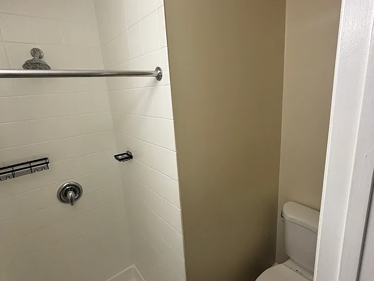 611 W Lafayette Ave — Photo 17