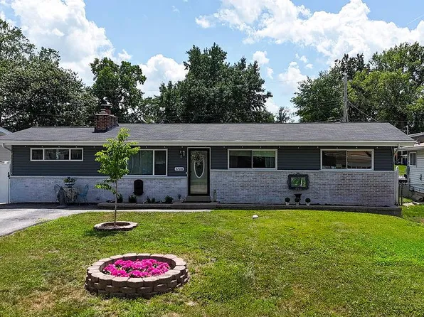 3708 Edwards Rd, Saint Louis, MO 63125