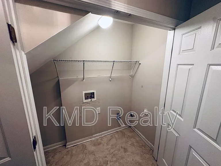 940 Tiger Ln — Photo 19