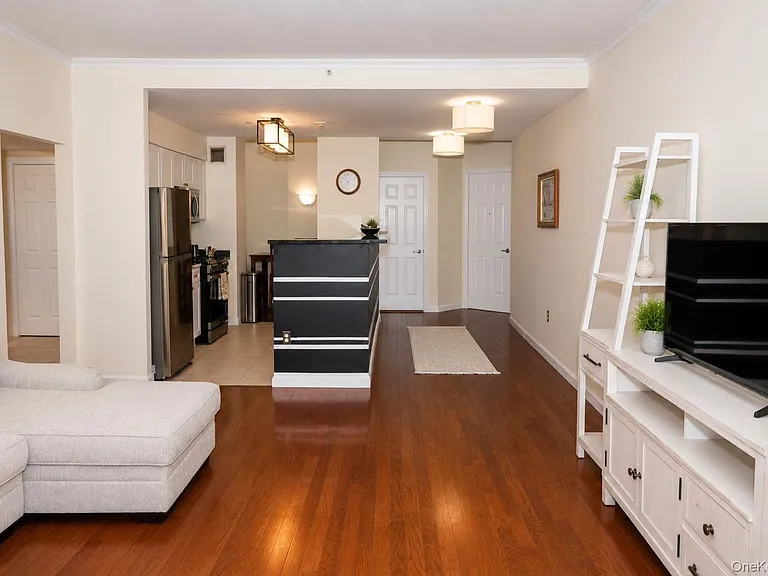 300 Mamaroneck Ave #629 — Photo 10