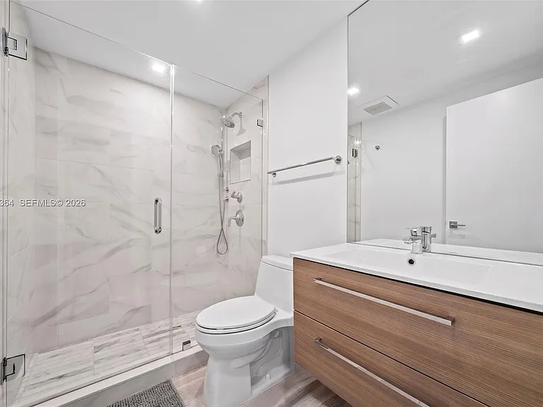 613 NE 26th Ave #613 — Photo 24