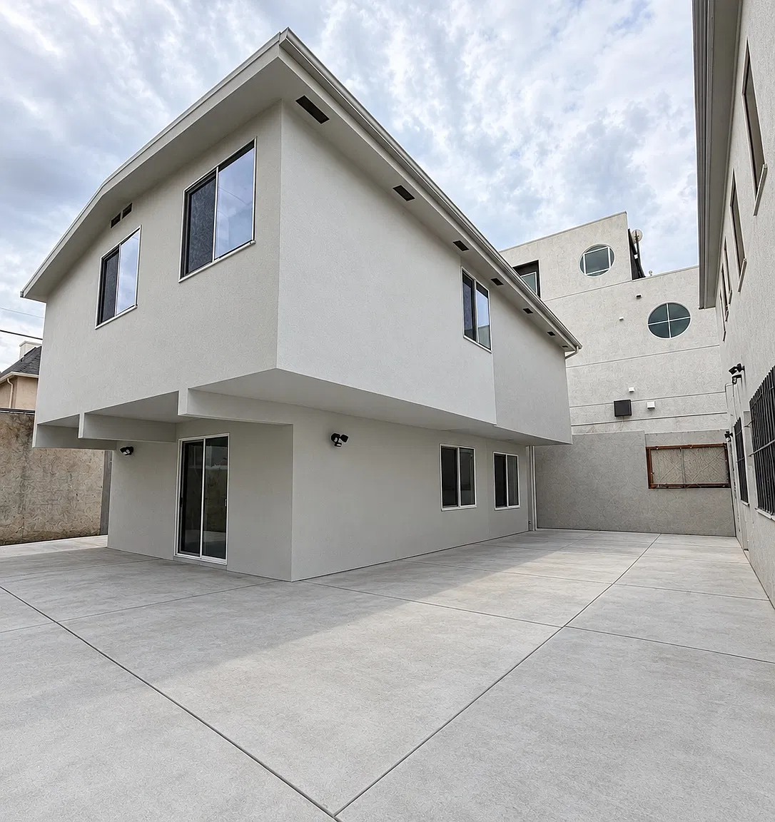 1 bed, 1.5 bath, 800 sqft, $3,100 — Photo 1