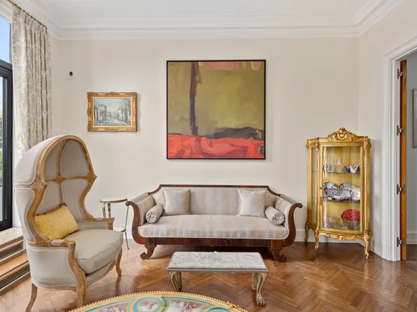 875 Park Avenue image 2 of 21