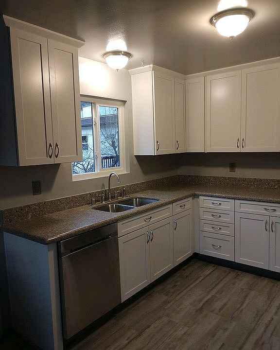2nd image of 608 Washington St