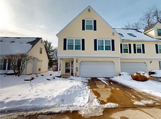 517 Parkside Ln, Tallmadge, OH