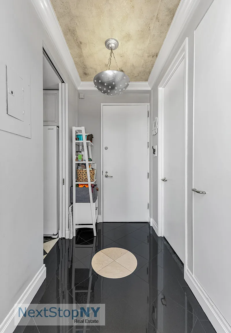 250 East 54th Street — Photo 4