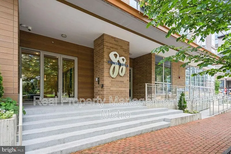 Building Photo - 88 V St SW #313