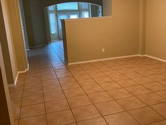3rd image of 1111 Shadybrook Ln