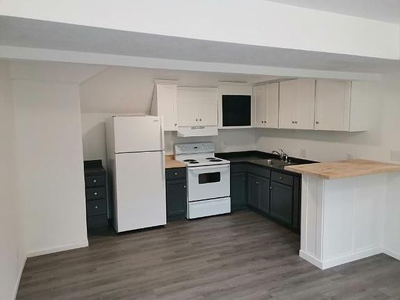 3rd image of 37 King St E Unit 2