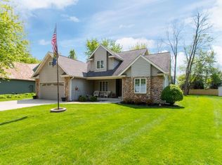 836 Elizabeth Ln, Silver Lake, WI 53170