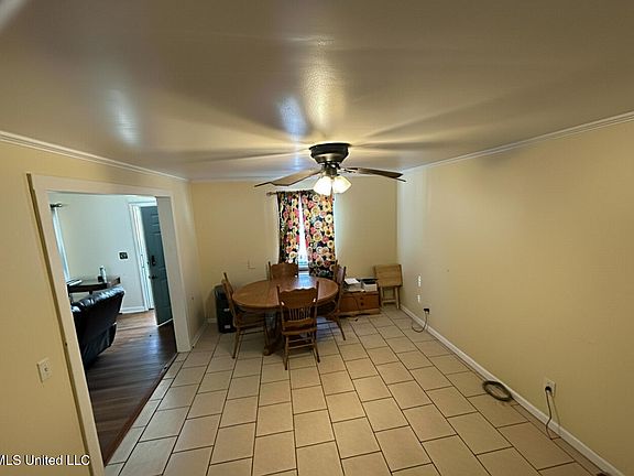 5th image of 2049 Eleanor St