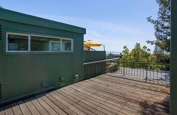 5th image of 2704 Le Conte Ave APT 3