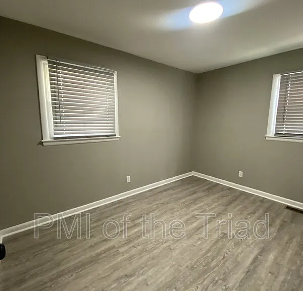 1505 Julian St — Photo 8