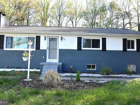 3rd image of 8610 Croom Rd