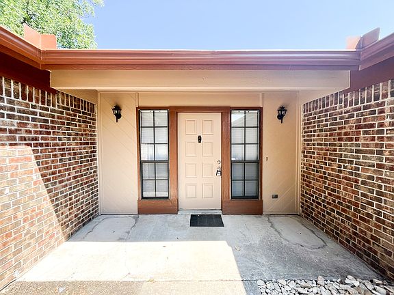 2nd image of 2008 Kingwood Dr